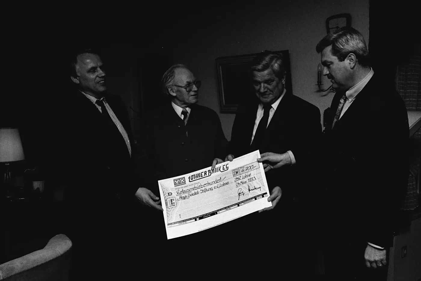 Historische Spendenübergabe an die Aloys-Diekstall-Stiftung